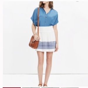 Madewell White and Navy Embroidered Skyline Skirt (size 0)